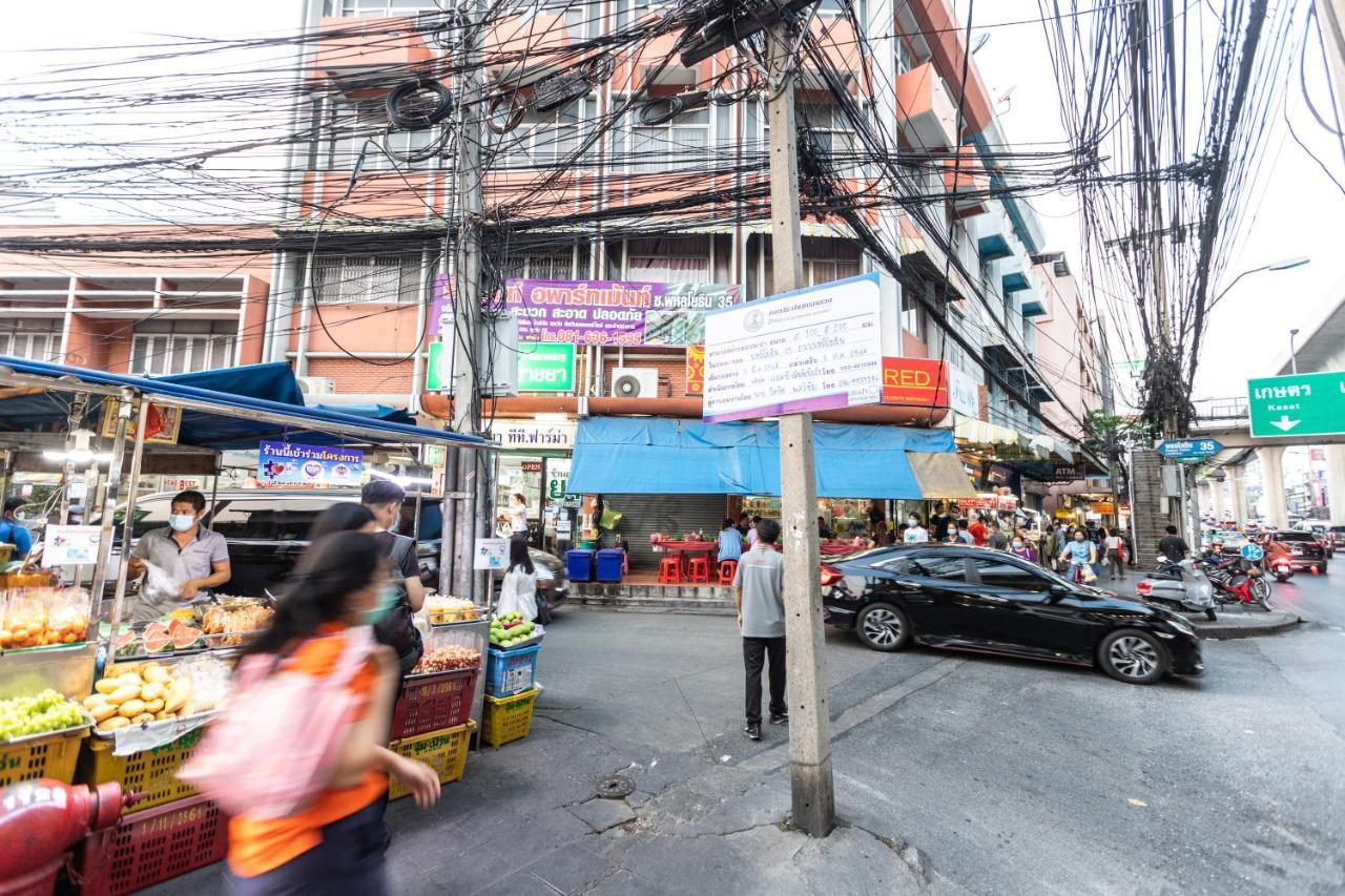 Baan Kun Mhor Hostel บ้านคุณหมอโฮสเทล Бангкок Екстер'єр фото