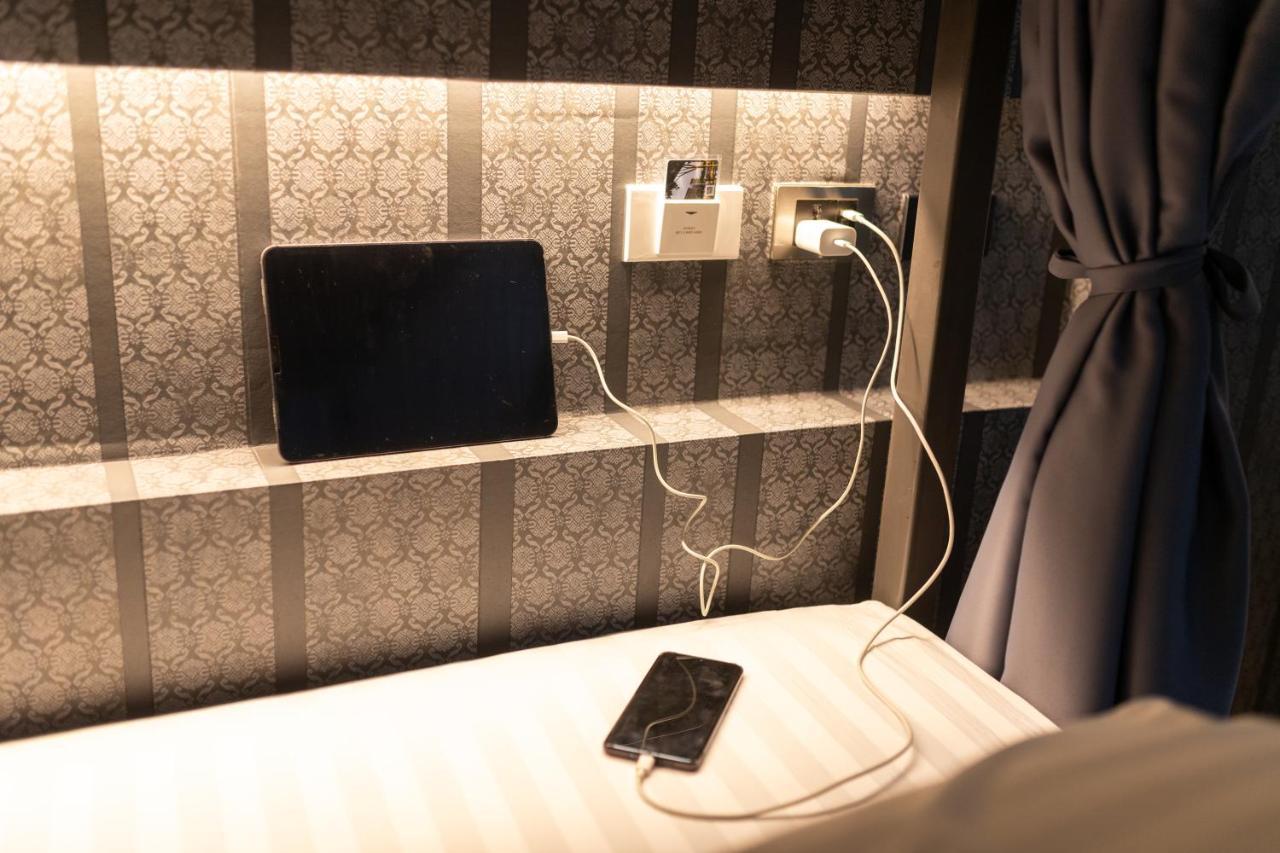 Baan Kun Mhor Hostel บ้านคุณหมอโฮสเทล Бангкок Екстер'єр фото