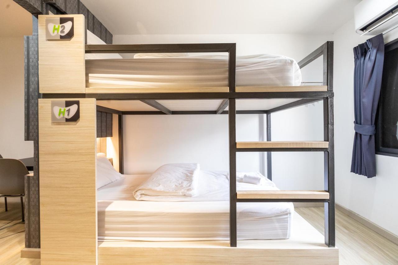 Baan Kun Mhor Hostel บ้านคุณหมอโฮสเทล Бангкок Екстер'єр фото