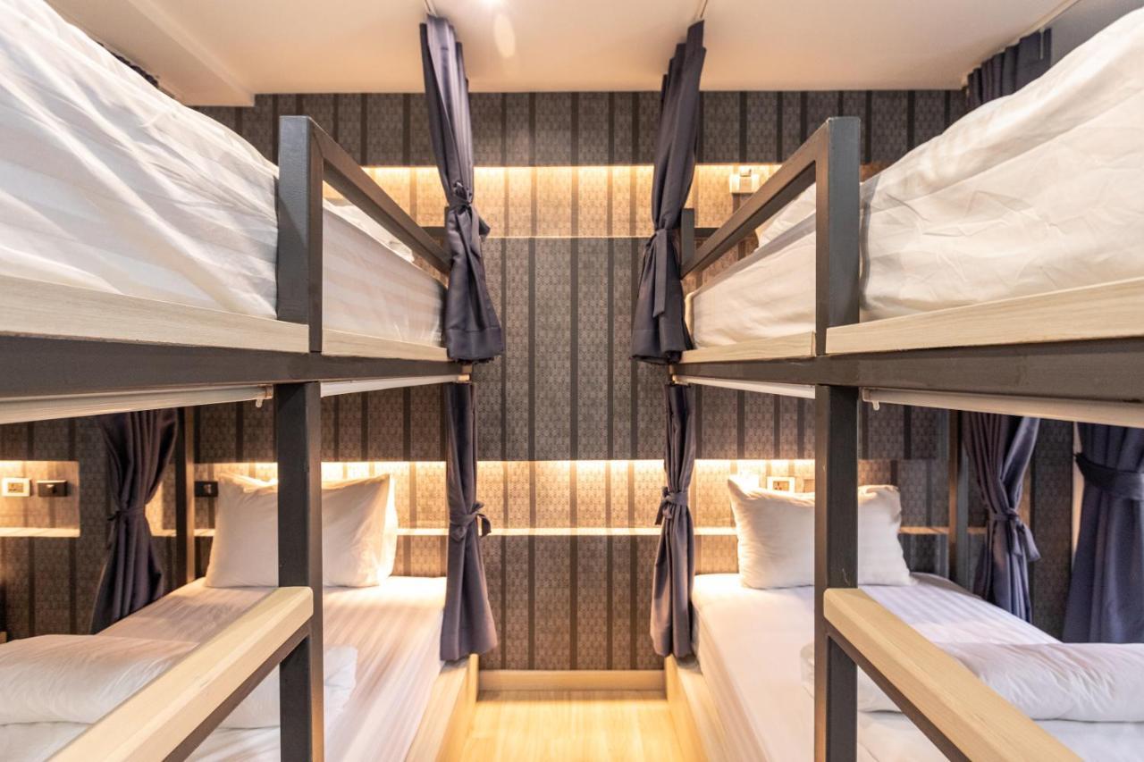Baan Kun Mhor Hostel บ้านคุณหมอโฮสเทล Бангкок Екстер'єр фото